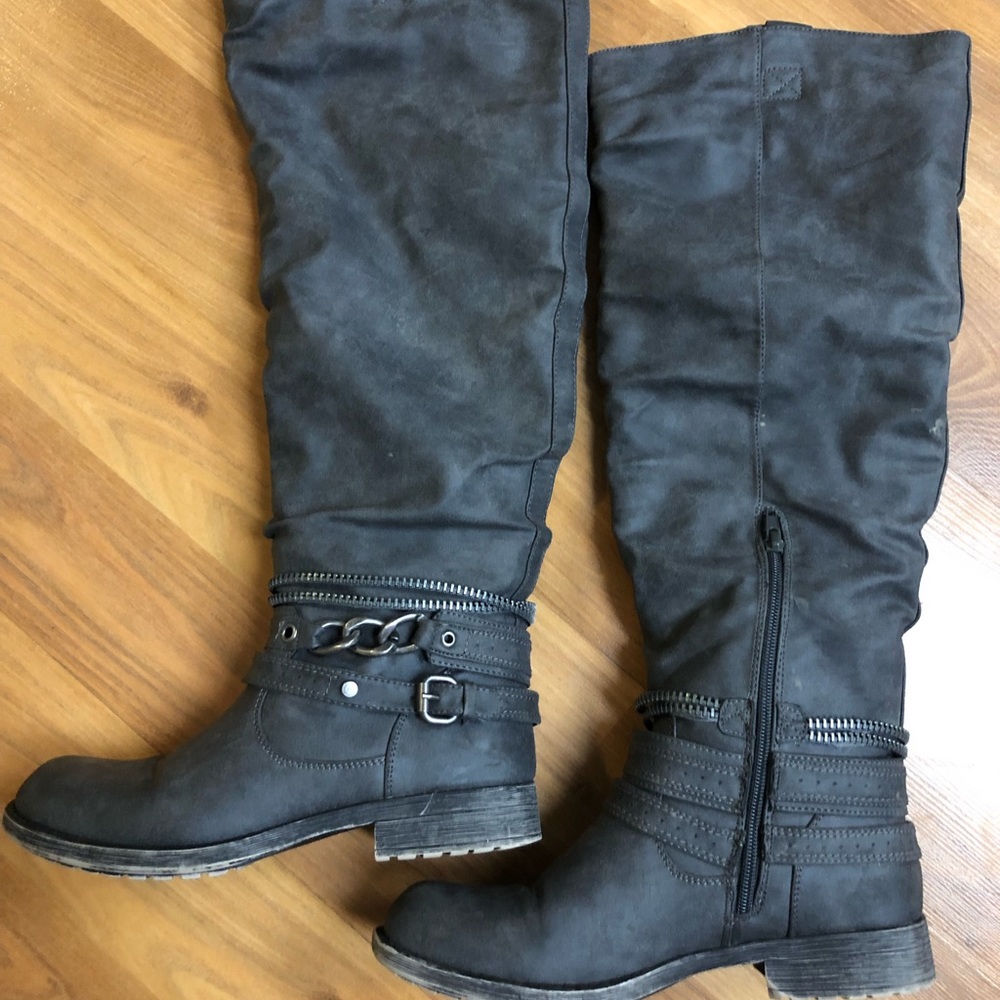 Talk grey boots